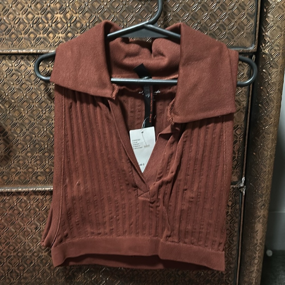 Collared crop top